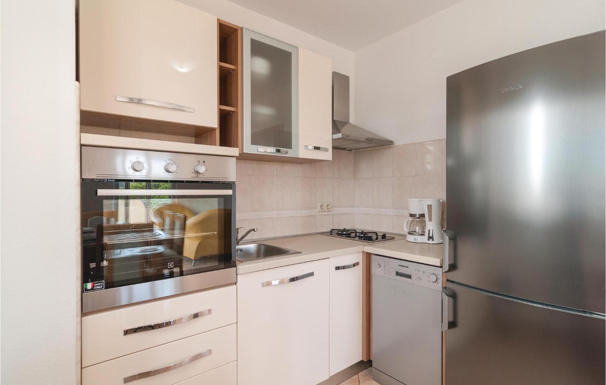 Stunning Apartment In Sevid With Kitchen Eksteriør bilde